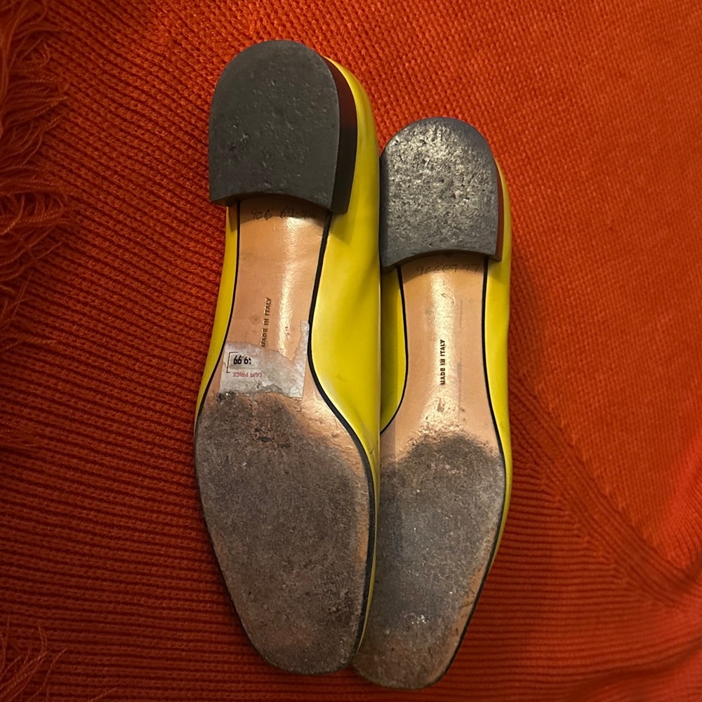 Salvatore Ferragamo Yellow Flats with Gold Buckle - Picture 10 of 12